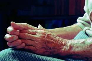 Inseguridad en Santa Fe Le hicieron el "cuento del tío" a una abuela santotomesina - Como suele ocurrir, los delincuentes se aprovechan de personas mayores para llevar adelante la estafa Le hicieron el "cuento del tío" a una abuela santotomesina - Como suele ocurrir, los delincuentes se aprovechan de personas mayores para llevar adelante la estafa