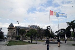 Lo confirmaron desde el gobierno santafesino Descontarán los días no trabajados a todos los empleados públicos - Descontarán los días no trabajados a todos los empleados públicos -
