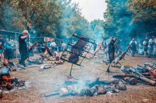 Ante un gran marco de público El mejor asado a la estaca "se cocinó" en San Jerónimo Norte - El mejor asado a la estaca "se cocinó" en San Jerónimo Norte -