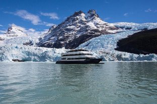 Lo atestiguó el ex contador de los Kirchner "Escondieron U$S 200 millones" - Un hotel de lujo flotante en Lago Argentino, forma parte de la declaración de Manzanares. Lo trajo Pablo Grippo, el arquitecto de Cristina. Otro hito en la investigación del enriquecimiento "K". "Escondieron U$S 200 millones" - Un hotel de lujo flotante en Lago Argentino, forma parte de la declaración de Manzanares. Lo trajo Pablo Grippo, el arquitecto de Cristina. Otro hito en la investigación del enriquecimiento "K".