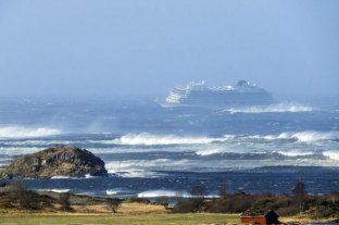Tras 26 horas Rescataron a más de 1.300 personas de un crucero a la deriva en Noruega - Rescataron a más de 1.300 personas de un crucero a la deriva en Noruega -