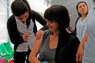 Lo anticipó la Ministra de Salud, Andrea Uboldi Vacuna antigripal: desde el lunes estarán disponibles para los grupos de riesgo - Vacuna antigripal: desde el lunes estarán disponibles para los grupos de riesgo -