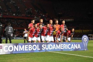 El plantel ya está en Montevideo "Colon-izar" Uruguay: arrancó la pueblada - El equipo que formó ante Deportivo Municipal "Colon-izar" Uruguay: arrancó la pueblada - El equipo que formó ante Deportivo Municipal