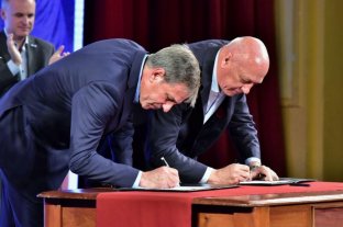Junto al gobernador Miguel Lifschitz Bonfatti y Jatón firmaron su "compromiso" con la ciudad - Bonfatti y Jatón firmaron su "compromiso" con la ciudad -