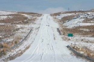 Por segundo día consecutivo Córdoba: Por la nieve continúa cerrado el camino de las Altas Cumbres - Córdoba: Por la nieve continúa cerrado el camino de las Altas Cumbres -
