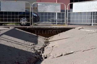 Urquiza al 3500 Se hundió el asfalto en calle Urquiza - Se hundió el asfalto en calle Urquiza -