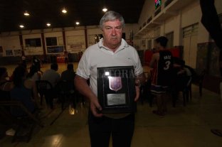 La americana, de duelo... El básquetbol llora a "Carlucho" Verga - El básquetbol llora a "Carlucho" Verga -