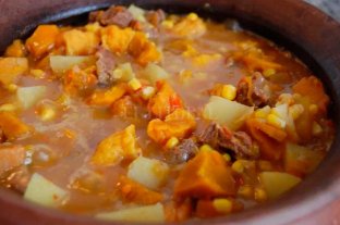 Tradición El locro del 25 de Mayo: mirá cómo prepararlo - El locro del 25 de Mayo: mirá cómo prepararlo -