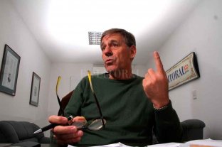 Entrevista a fondo con Emilio Jatón, candidato a intendente "Ser cercano a la gente me da un conocimiento pleno de la ciudad" - Primero. Eso parece decir Jatón, que terminó en el podio en las elecciones primarias. Pero se refería a otros temas de la ciudad. "Ser cercano a la gente me da un conocimiento pleno de la ciudad" - Primero. Eso parece decir Jatón, que terminó en el podio en las elecciones primarias. Pero se refería a otros temas de la ciudad.