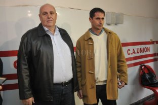 Revuelo por la continuidad de Madelón... Zuccarelli salió a aclarar qué fue lo que negoció Spahn - En Buenos Aires se dijo que Madelón no había arreglado la continuidad en Unión, desmintiendo lo que se había informado oficialmente por parte del club. Martín Zuccarelli salió a aclarar qué fue lo que realmente habló el presidente Spahn con el entrenador tatengue. Zuccarelli salió a aclarar qué fue lo que negoció Spahn - En Buenos Aires se dijo que Madelón no había arreglado la continuidad en Unión, desmintiendo lo que se había informado oficialmente por parte del club. Martín Zuccarelli salió a aclarar qué fue lo que realmente habló el presidente Spahn con el entrenador tatengue.