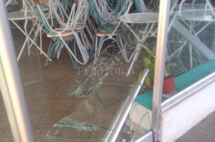 Inseguridad en Santa Fe Vandalizaron otra heladería de la ciudad - Vandalizaron otra heladería de la ciudad -