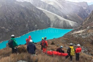 Lanzaron una colecta para solventar los gastos Familiares viajaron a Perú a repatriar al montañista santafesino fallecido - Operativo. Unos 30 salvamentistas participaron del rescate de los cuerpos en la montaña de Perú. Familiares viajaron a Perú a repatriar al montañista santafesino fallecido - Operativo. Unos 30 salvamentistas participaron del rescate de los cuerpos en la montaña de Perú.