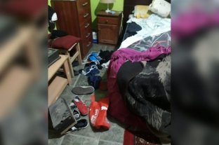Un flagelo latente Sauce Viejo y el problema cíclico de la inseguridad - Dada vuelta. Así quedó una vivienda de Almirante Brown y Camelias de Sauce Viejo, tras el paso de ladrones. Sauce Viejo y el problema cíclico de la inseguridad - Dada vuelta. Así quedó una vivienda de Almirante Brown y Camelias de Sauce Viejo, tras el paso de ladrones.