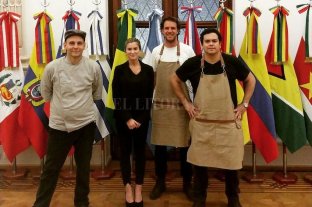 Durante la Cumbre del Mercosur La cocina santafesina estuvo a la altura de los cancilleres y ministros - Desafío superado. Los cocineros y la licenciada en Relaciones Públicas cumplieron con creces con la comida y la atención en la Casa Gris santafesina. La cocina santafesina estuvo a la altura de los cancilleres y ministros - Desafío superado. Los cocineros y la licenciada en Relaciones Públicas cumplieron con creces con la comida y la atención en la Casa Gris santafesina.