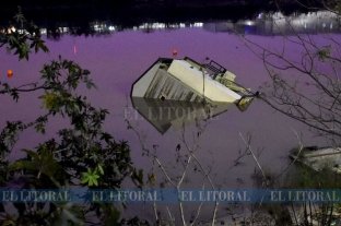 Estaba encallada Se hundió la casa flotante que estaba amarrada en el Dique II - Se hundió la casa flotante que estaba amarrada en el Dique II -