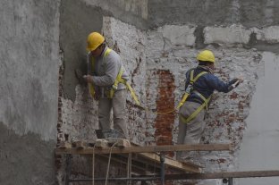Alerta en la obra pública Por falta de fondos, constructoras aseguran que peligran dos mil puestos de trabajo - Por falta de fondos, constructoras aseguran que peligran dos mil puestos de trabajo -