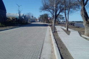 Obras A fines de septiembre se inaugurará el nuevo paseo costero del Puerto de Santa Fe - Tendrá una extensión de 300 metros con senderos peatonales y carriles para bicicletas y tránsito liviano. A fines de septiembre se inaugurará el nuevo paseo costero del Puerto de Santa Fe - Tendrá una extensión de 300 metros con senderos peatonales y carriles para bicicletas y tránsito liviano.