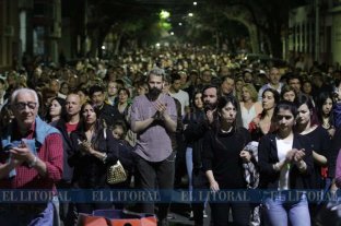 Multitudinaria marcha frente al comercio de Julio Cabal para pedir justicia