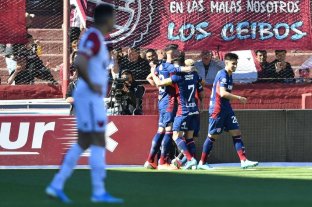 Superliga Argentina de Fútbol - Fecha 7 Colón no reaccionó a tiempo y cayó ante Lanús - Colón no reaccionó a tiempo y cayó ante Lanús -