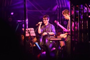 CENTENARIO DE LA CASA DE ESTUDIOS La UNL festejó con un recital inédito - La premisa de los organizadores fue generar una propuesta diferente, única, pensada especialmente para este momento histórico y para toda la comunidad. La UNL festejó con un recital inédito - La premisa de los organizadores fue generar una propuesta diferente, única, pensada especialmente para este momento histórico y para toda la comunidad.