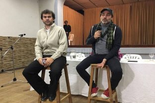 Departamento Las Colonias Gastón Pauls brindó charlas sobre adicciones en Humboldt y San Agustín - DURANTE LA CHARLA PAULS -en la foto junto al presidente comunal Emiliano Mónaca- habló en primera persona, que pretende generar espacios de reflexión y concientización sobre esta problemática que afecta a muchas personas. Gastón Pauls brindó charlas sobre adicciones en Humboldt y San Agustín - DURANTE LA CHARLA PAULS -en la foto junto al presidente comunal Emiliano Mónaca- habló en primera persona, que pretende generar espacios de reflexión y concientización sobre esta problemática que afecta a muchas personas.