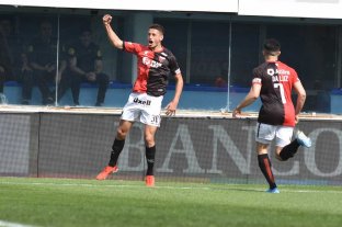 "No juega si no firma" decidió la CD de Colón El cuento del tío: ¿qué pasa con Santi Pierotti? - El juvenil metió un gol por Copa Argentina ante Sol de Mayo. El cuento del tío: ¿qué pasa con Santi Pierotti? - El juvenil metió un gol por Copa Argentina ante Sol de Mayo.