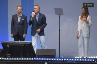 "Marcha del Millón" en el Obelisco En un multitudinario acto, Macri llamó a "dar vuelta la elección" el 27 de octubre - En un multitudinario acto, Macri llamó a "dar vuelta la elección" el 27 de octubre -