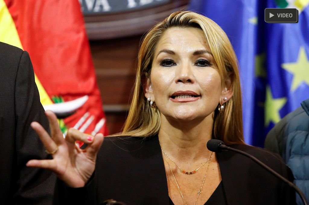"Queremos convocar a elecciones lo más pronto posible" La senadora Jeanine Áñez asumió la presidencia de Bolivia - Jeanine Añez. La senadora Jeanine Áñez asumió la presidencia de Bolivia - Jeanine Añez. -