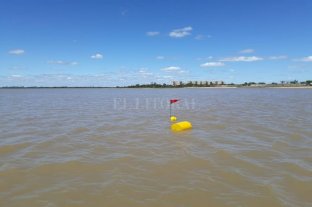 Para advertir a los navegantes Señalizan los "muertos" fondeados en la laguna - Balizados. De esta manera se señalan la ubicación de los muertos de hormigón. En su mayoría, están ubicados perpendicular a la Costanera Norte (avenida Néstor Kirchner). Señalizan los "muertos" fondeados en la laguna - Balizados. De esta manera se señalan la ubicación de los muertos de hormigón. En su mayoría, están ubicados perpendicular a la Costanera Norte (avenida Néstor Kirchner).