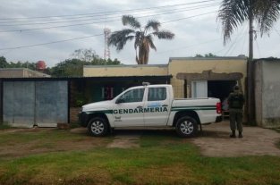 Traían droga de Paraguay Gendarmería apresó una importante banda narco - La incautación de 23 kilos de marihuana hace una semana en Formosa desencadenó en 13 allanamientos en cuatro provincias (Buenos Aires, Santa Fe, Río Negro y Chubut). Gendarmería apresó una importante banda narco - La incautación de 23 kilos de marihuana hace una semana en Formosa desencadenó en 13 allanamientos en cuatro provincias (Buenos Aires, Santa Fe, Río Negro y Chubut).