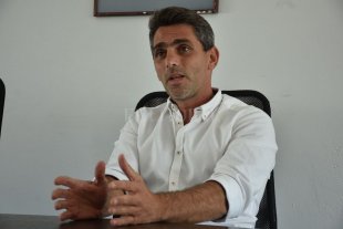 Es el santafesino Juan J. Saleme, del PJ Un concejal electo de la ciudad ocuparía la banca en Diputados que dejará Rossi - ¿Qué pasará? "Yo tengo vocación por la ciudad desde hace tiempo", aseguró Saleme". De todos modos, habrá que esperar qué se resuelve. Si el edil electo asumiera el lugar de Rossi, a su banca en el Concejo santafesino la ocuparía Violeta Quiróz. Un concejal electo de la ciudad ocuparía la banca en Diputados que dejará Rossi - ¿Qué pasará? "Yo tengo vocación por la ciudad desde hace tiempo", aseguró Saleme". De todos modos, habrá que esperar qué se resuelve. Si el edil electo asumiera el lugar de Rossi, a su banca en el Concejo santafesino la ocuparía Violeta Quiróz.