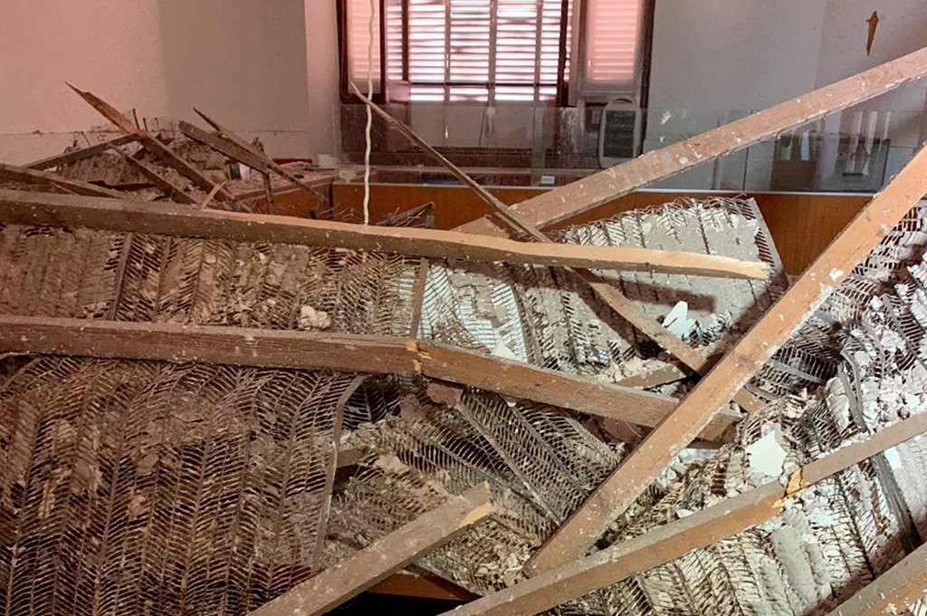 Video: se derrumbó un techo en Casa de Gobierno : : El Litoral