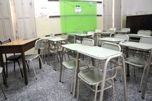 ¿Empiezan las clases el lunes? Paritaria docente: con un "insuficiente" 8%, ahora votan los maestros - ¿Aulas vacías? El inicio de clases podría peligrar en la Provincia. Paritaria docente: con un "insuficiente" 8%, ahora votan los maestros - ¿Aulas vacías? El inicio de clases podría peligrar en la Provincia.