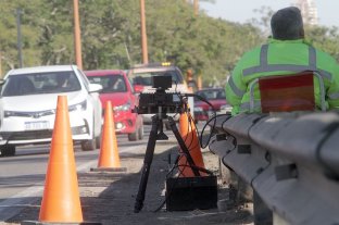 Peligrosa falta de control en rutas santafesinas Increíble: el gobierno provincial no envía multas por exceso de velocidad - ¿Funcionan los radares? Sí, funcionan. Lo que no funciona es el envío de las multas a los infractores. Increíble: el gobierno provincial no envía multas por exceso de velocidad - ¿Funcionan los radares? Sí, funcionan. Lo que no funciona es el envío de las multas a los infractores.