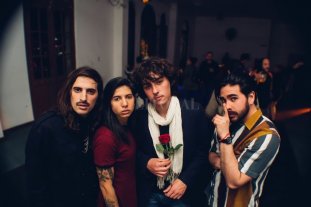 Propuestas de cine, m&uacute;sica y artes esc&eacute;nicas - Taxiclan (Gonzalo Botes, en bajo y coros, Julia Pagnutti en bater&iacute;a, Ramiro Cosentino en voz y Juan Ignacio Paniccia en guitarra y coros) compartir&aacute; escenario con Membrillo.