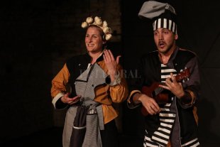 Shakespeare a la cacerola en el "Ciclo Bardero" - En la segunda fecha, Teatro del Bardo presentar&aacute; &ldquo;Chefpeare. Recetas teatrales del bardo ingl&eacute;s&rdquo;, escrita y actuada por Ver&oacute;nica Petean y Pedro Peterson, con direcci&oacute;n de Valeria Folini.