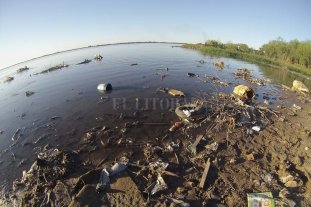 "R�o Paran�: �sopa de pl�sticos?" -  - 