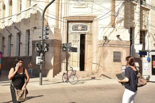 Medida excepcional Los bancos abrirán el miércoles para pagar jubilaciones y AUH - Los bancos abrirán el miércoles para pagar jubilaciones y AUH -