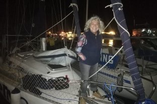 Con las fronteras cerradas, llegó por el mar Una mujer de 75 años arribó al país tras navegar una década a vela por el mundo - Sangre. Tiene el mismo apellido y espíritu de Roberto Canessa, el uruguayo sobreviviente de la tragedia de los Andes. "Creo que nuestros ancestros vinieron de Rapallo, vecino a Génova, a América, y eran primos", apunta. Una mujer de 75 años arribó al país tras navegar una década a vela por el mundo - Sangre. Tiene el mismo apellido y espíritu de Roberto Canessa, el uruguayo sobreviviente de la tragedia de los Andes. "Creo que nuestros ancestros vinieron de Rapallo, vecino a Génova, a América, y eran primos", apunta.