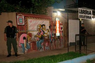 Narcotráfico y economía delictiva Piden indagar por lavado a "El Sabalero" y su pareja - Gendarmería incautó más de medio kilo de cocaína, hace dos años, en una casa de calle Presbítero Pérez al 8100 donde vivía el matrimonio. Piden indagar por lavado a "El Sabalero" y su pareja - Gendarmería incautó más de medio kilo de cocaína, hace dos años, en una casa de calle Presbítero Pérez al 8100 donde vivía el matrimonio.