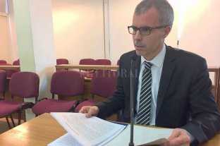 Condenan a una docente y a un psiquiatra por presentar una licencia m�dica falsa - Mart�n Castellanos, fiscal del MPA. - 