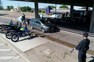 Sólo podrán ingresar trabajadores "esenciales" Santa Fe limita el ingreso a la provincia durante el fin de semana largo - La conexión con Entre Ríos, a través del Túnel Subfluvial, uno de los puntos de acceso a la provincia con más controles. Santa Fe limita el ingreso a la provincia durante el fin de semana largo - La conexión con Entre Ríos, a través del Túnel Subfluvial, uno de los puntos de acceso a la provincia con más controles.
