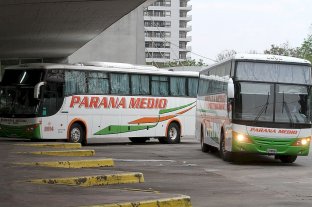 Hubo compromiso de abonar parte de los salarios y aguinaldo adeudados El lunes vuelve a funcionar el transporte interurbano - Paraná Medio, uno de los servicios de transporte interurbano que se retoman desde el lunes. El lunes vuelve a funcionar el transporte interurbano - Paraná Medio, uno de los servicios de transporte interurbano que se retoman desde el lunes.