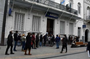 Lo anunció el presidente Alberto Fernández El Gobierno prorrogará el IFE para todo el país - El Gobierno prorrogará el IFE para todo el país -