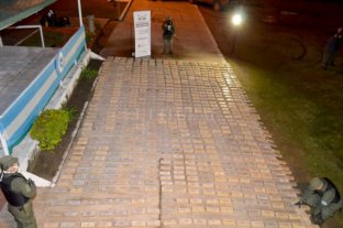 Gendarmería Nacional Encontraron 683 kilos de marihuana escondidos en un pastizal en Corrientes - Encontraron 683 kilos de marihuana escondidos en un pastizal en Corrientes -