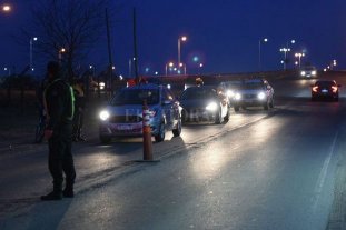 Feriado y coronavirus Blindaje: la provincia de Santa Fe impidió el acceso de 150 vehículos en 24 horas - Blindaje: la provincia de Santa Fe impidió el acceso de 150 vehículos en 24 horas -