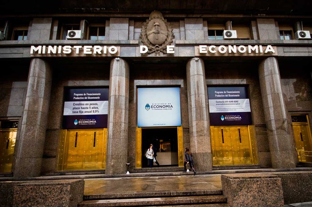 “Alivio significativo” El Gobierno oficializó el acuerdo de reestructuración de deuda - El Gobierno oficializó el acuerdo de reestructuración de deuda - -