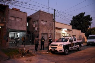 En barrio Guadalupe Organizaban "fiestas sexuales", promocionaban chicas en internet y les cobraban por turno - Efectivos de la Agencia de Trata y fiscales de la Unidad Gefas allanaron una propiedad de Piedras al 6.300 la semana pasada, donde detuvieron a un hombre de 57 años y una mujer de 27. Organizaban "fiestas sexuales", promocionaban chicas en internet y les cobraban por turno - Efectivos de la Agencia de Trata y fiscales de la Unidad Gefas allanaron una propiedad de Piedras al 6.300 la semana pasada, donde detuvieron a un hombre de 57 años y una mujer de 27.