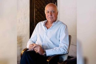 Bernardo De Diego, jefe de Terapia del Sanatorio Mater Dei Derecho a decir adiós: un santafesino en el protocolo para pacientes con Covid-19 - "El paciente Covid es el paciente más en soledad -él y la familia- que he visto en mi vida". Derecho a decir adiós: un santafesino en el protocolo para pacientes con Covid-19 - "El paciente Covid es el paciente más en soledad -él y la familia- que he visto en mi vida".