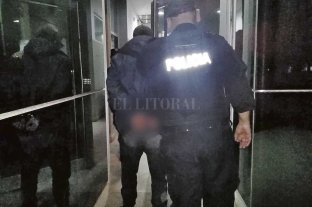 Este viernes, antes del anochecer Robo e intento de violación en La Guardia - Dos de los delincuentes fueron detenidos por la policía. Robo e intento de violación en La Guardia - Dos de los delincuentes fueron detenidos por la policía.